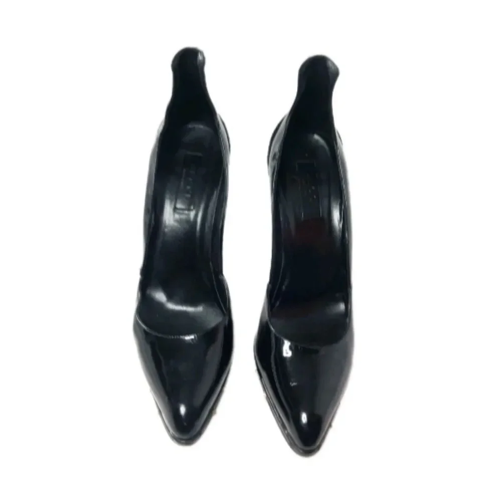 Gucci Black Leather Studded D’Orsay Pumps Size 8 B Shoes Heels